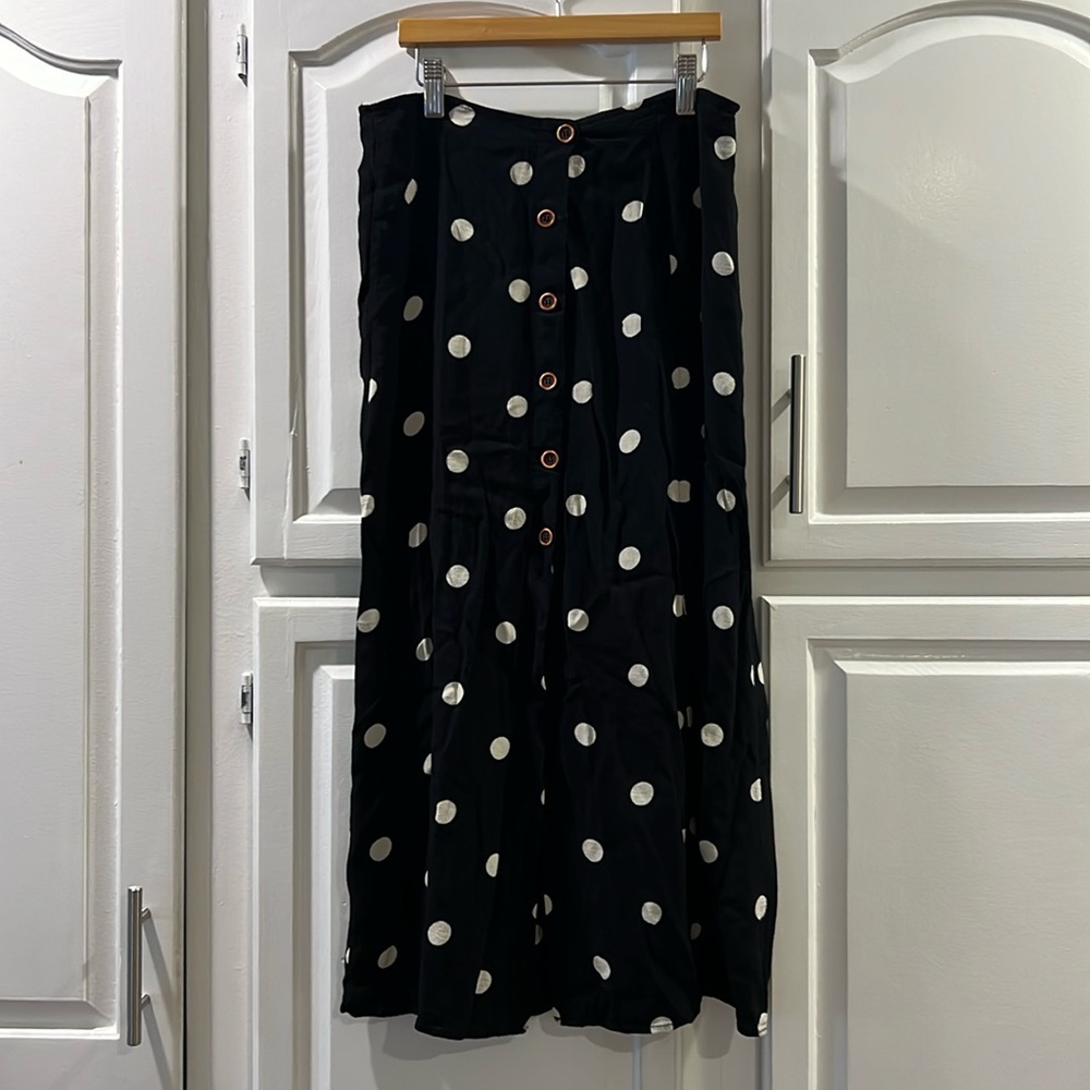 Free people black and white polka dot skirt, size 10, button front